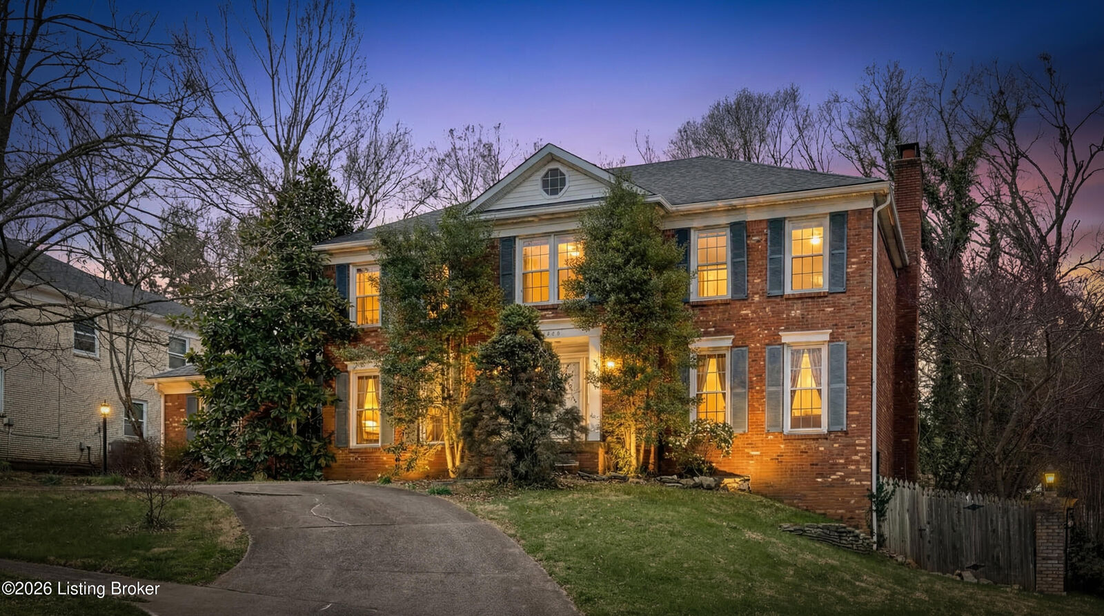 Property Photo: 2406 Phoenix Hill Dr KY 40207