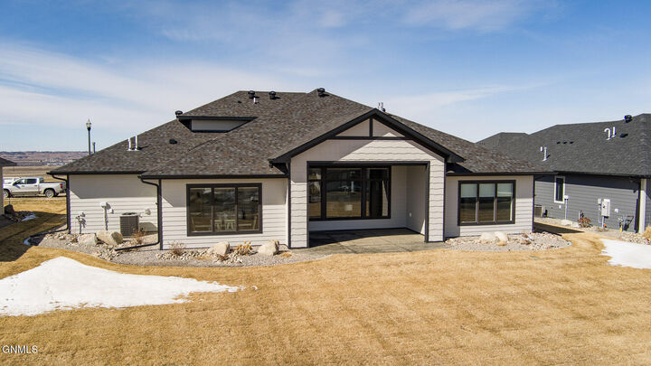 Property Photo:  6119 Crested Butte Road  ND 58503 