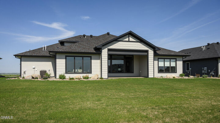 Property Photo:  6119 Crested Butte Road  ND 58503 