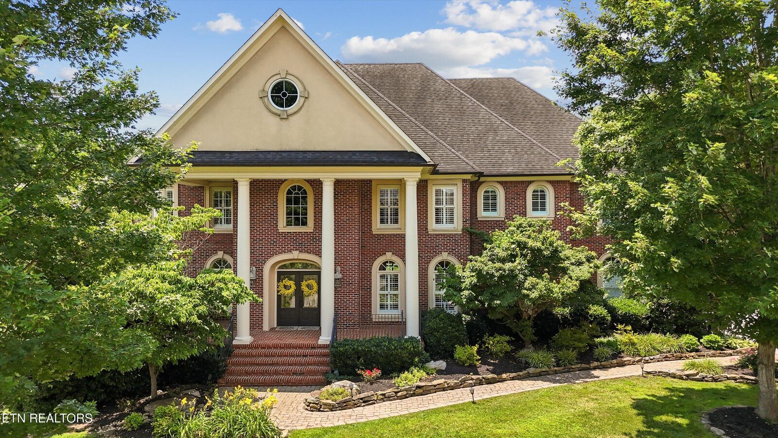 Property Photo:  1837 Regents Park Rd  TN 37922 