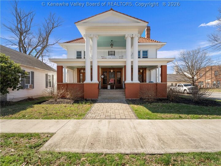 Property Photo:  208 Henrietta Street  WV 26164 