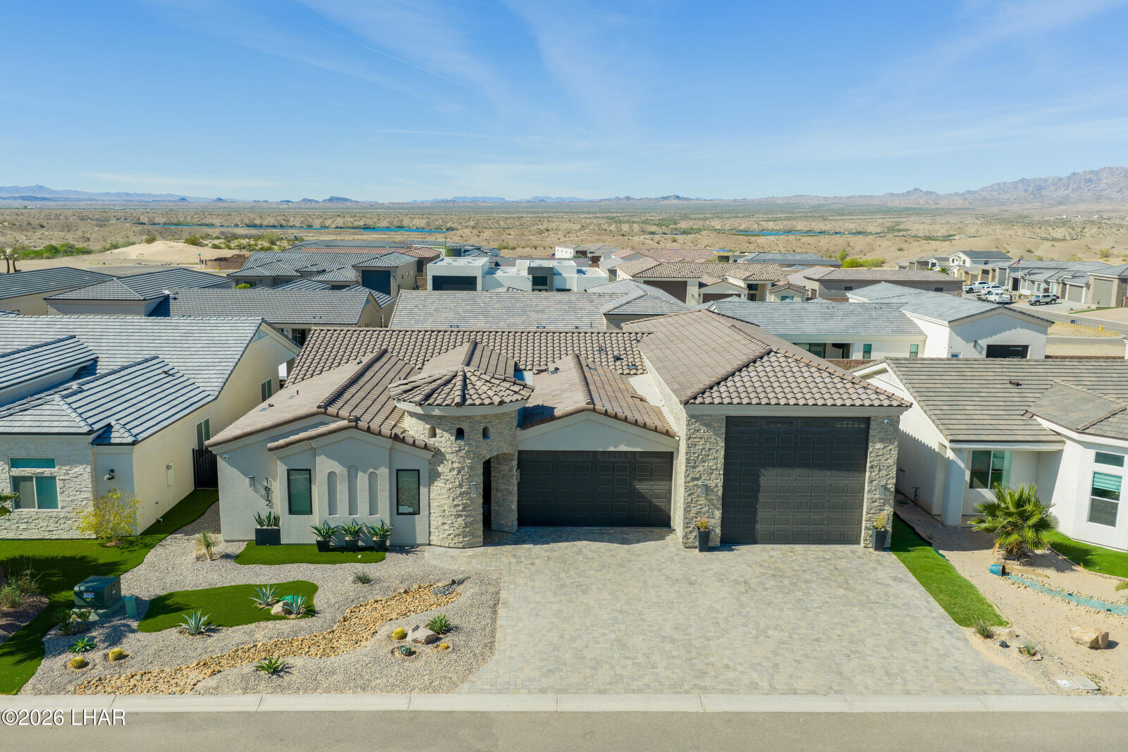 Property Photo:  1612 E Laurel Dr  AZ 86404 