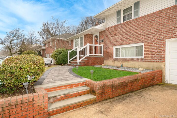 Property Photo:  15 Lourae Drive  NY 11762 