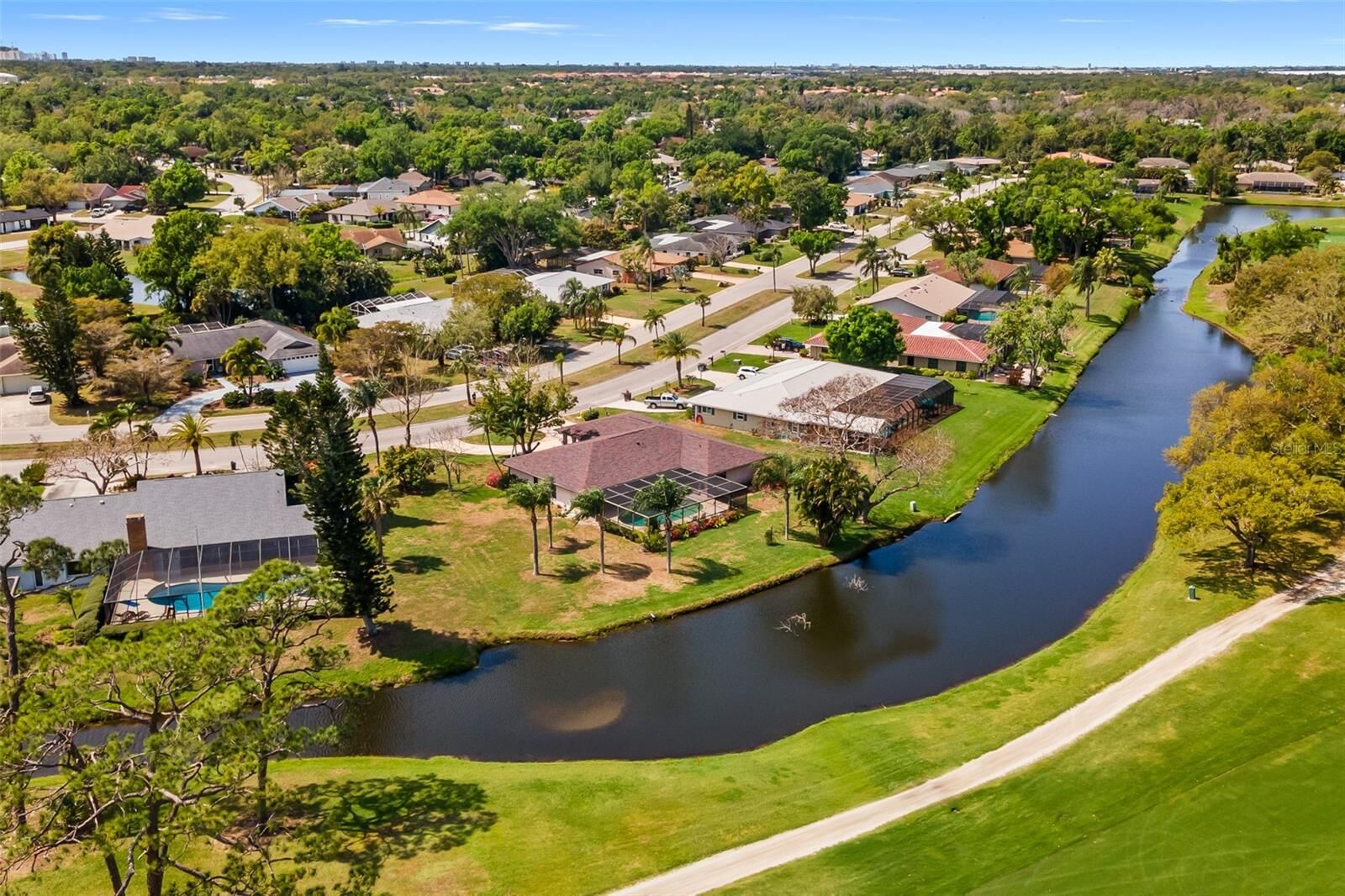 Property Photo:  5109 Palm Aire Drive  FL 34243 