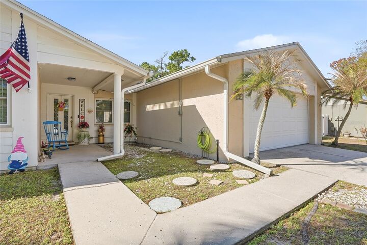 Property Photo:  605 Oakmoss Drive  FL 33511 