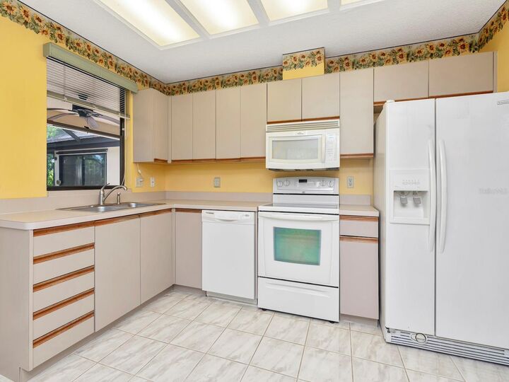 Property Photo:  1955 Sandalwood Place  FL 33760 