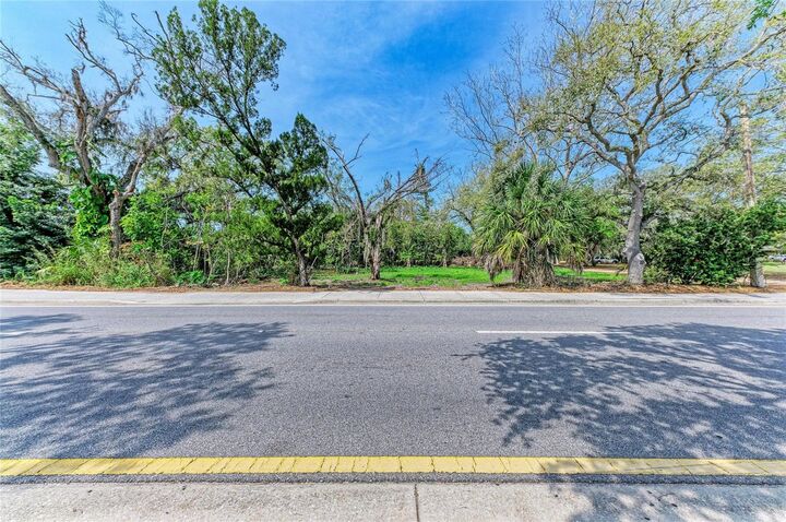 Property Photo:  820 S Beneva Road  FL 34232 