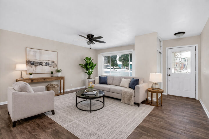 Property Photo:  86 Circle Drive E  IL 60538 