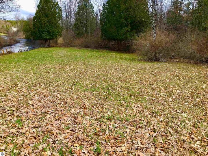 Property Photo:  1041 &Amp 1043 Bonanza Lane  MI 48893 