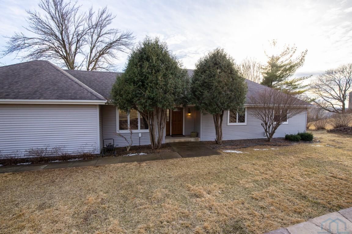 Property Photo:  2 Red Fox Run  IA 51104 