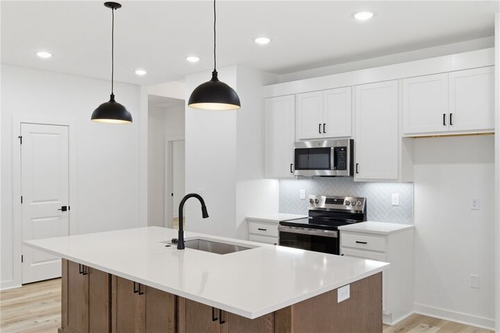 Property Photo:  5 Kirkdouglas Lane  AR 72715 