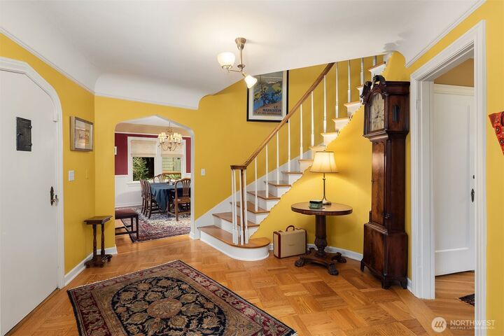 Property Photo:  3333  43rd Avenue NE  WA 98105 