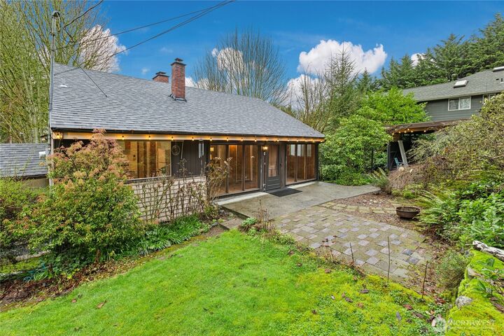 Property Photo:  6526 NE 198th Street  WA 98028 