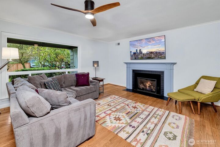 Property Photo:  1252 NE 89th Street  WA 98115 
