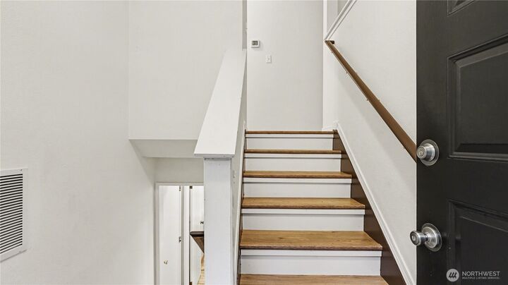 Property Photo:  5710  188th Avenue E  WA 98390 