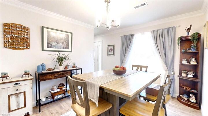 Property Photo: 6 El Paso Ct VA 23663