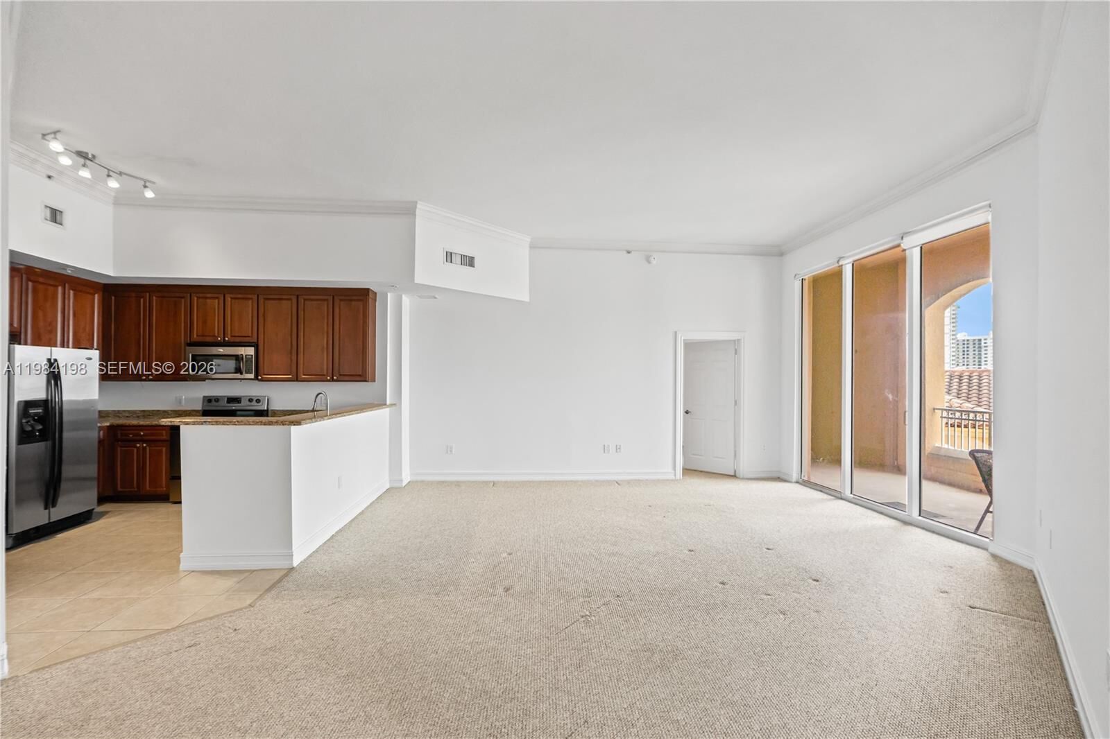 Property Photo:  3001 NE 185th St 716  FL 33180 