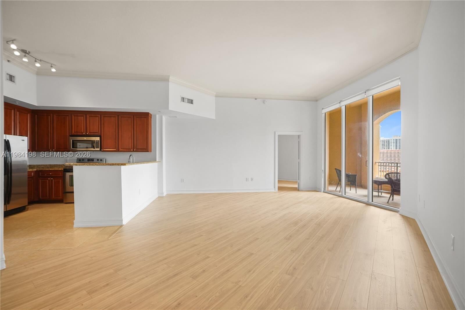 Property Photo:  3001 NE 185th St 716  FL 33180 