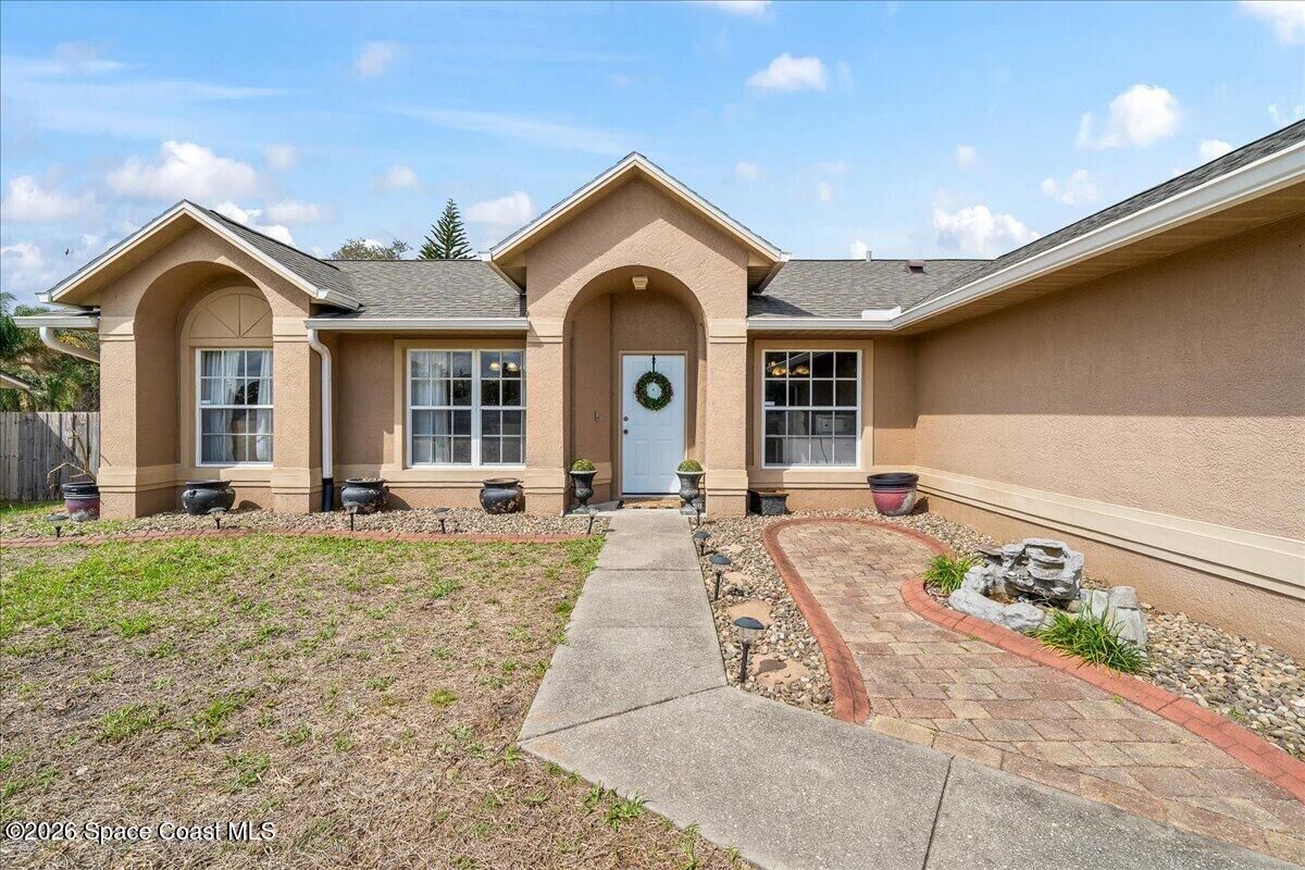 Property Photo:  7250 Carlowe Avenue  FL 32927 