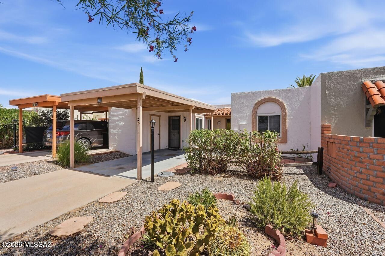 Property Photo:  26 W Calle Del Chancero  AZ 85614 