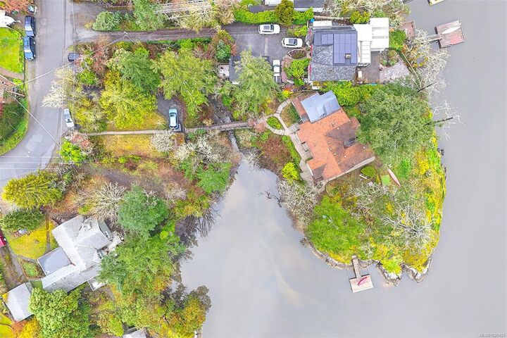 Property Photo: 2898 Glenwood Ave BC V9A 2S2
