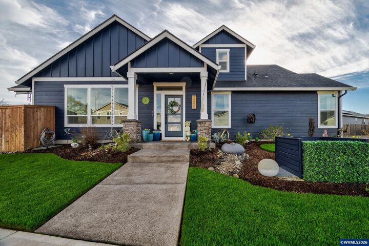 Property Photo:  1265 S 11th St  OR 97351 