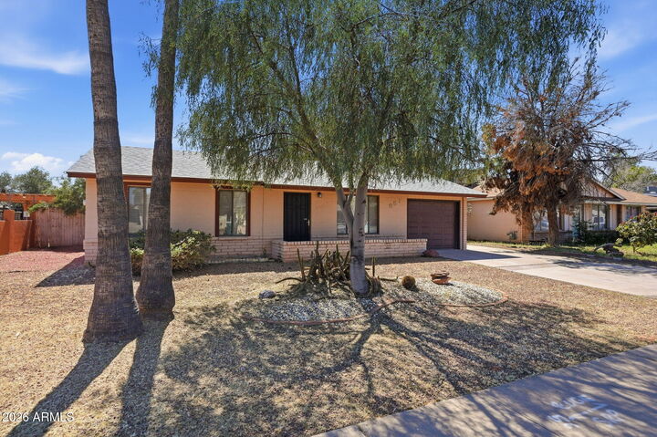 Property Photo:  651 E Glade Avenue  AZ 85204 