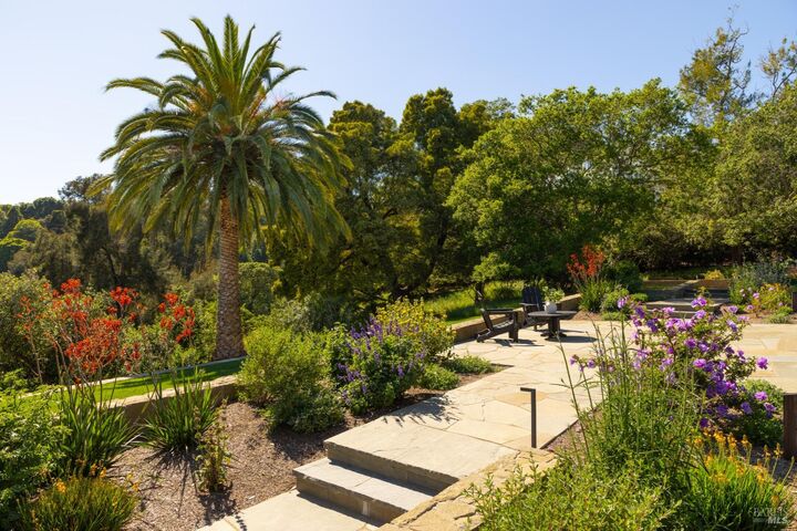 Property Photo:  313 Summit Avenue  CA 94901 