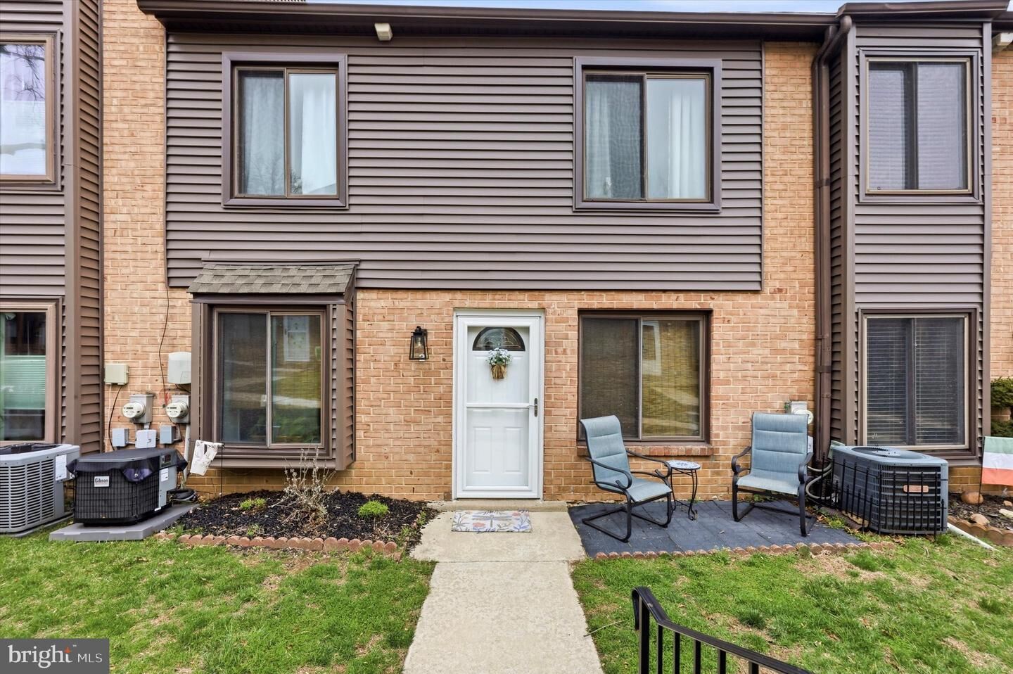 Property Photo:  5200 Hilltop Drive F2  PA 19015 