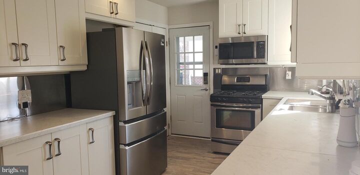 Property Photo: 6226 Dana Avenue VA 22150