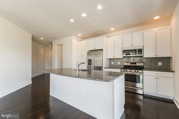 Property Photo:  600 S 24th Street 210  PA 19146 