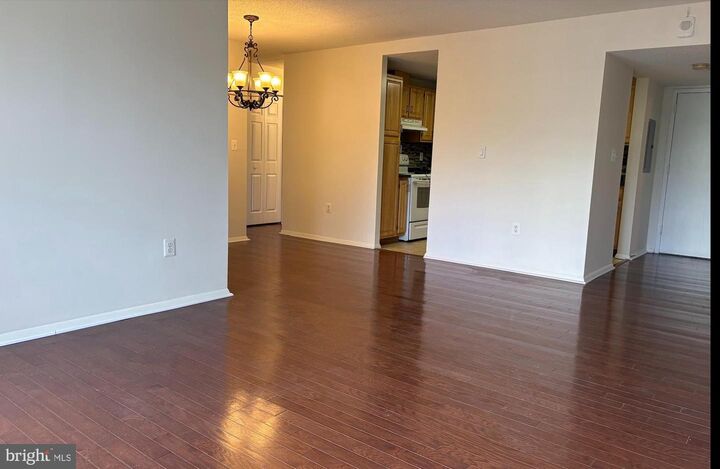 Property Photo: 6300 Stevenson Avenue 214 VA 22304