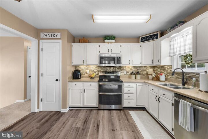 Property Photo:  36 Ellen Drive  VA 22657 