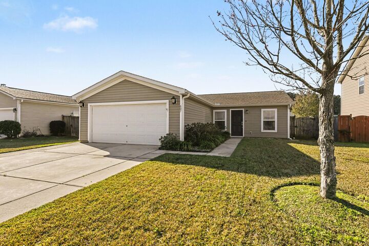 Property Photo:  607 Grassy Hill Road  SC 29483 