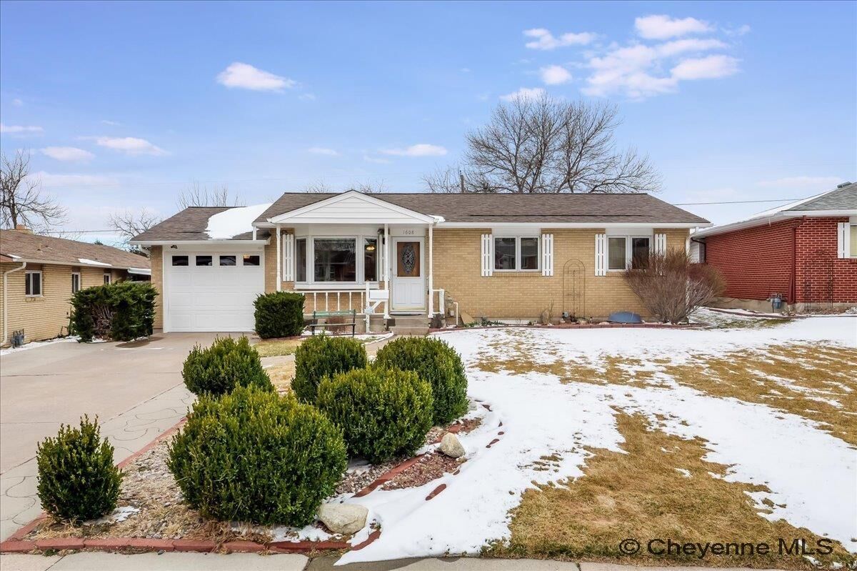 Property Photo:  1608 Madison Ave  WY 82001 