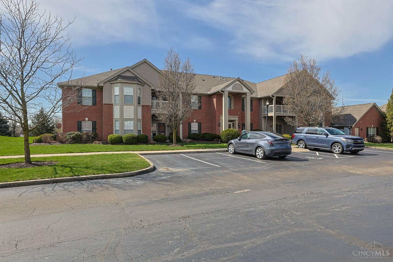 Property Photo:  8033 Pinnacle Point Drive  OH 45069 