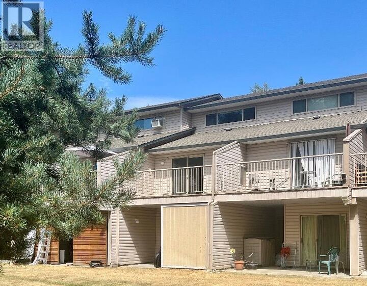 Property Photo: 1607 43 Avenue 304 BC V1T 9R9