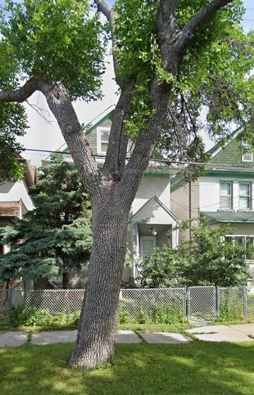 Property Photo:  113 Selkirk Avenue  MB R2W 2L1 