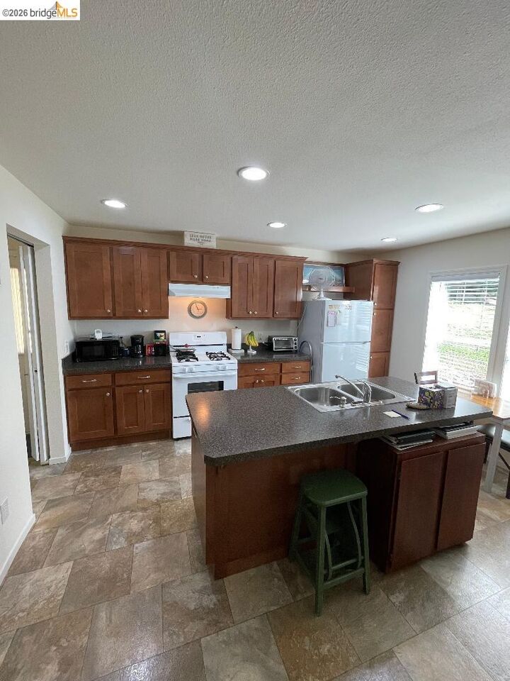 Property Photo:  18571 Maple Ave  CA 95379 