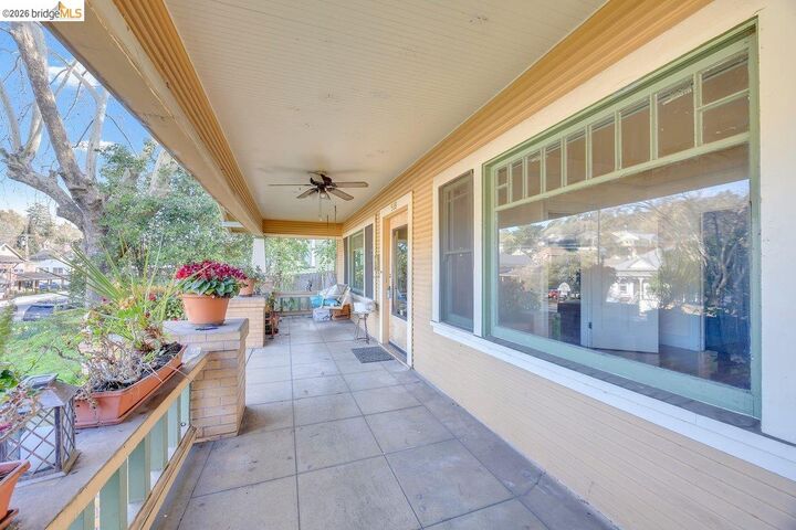 Property Photo: 518 S Washington St CA 95370