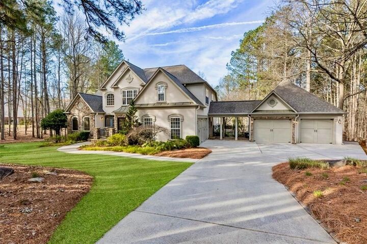 Property Photo: 8170 Hurakan Creek Crossing GA 30028