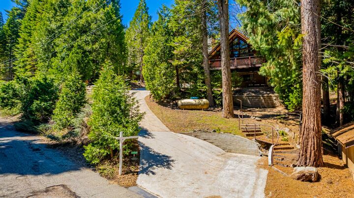 Property Photo:  1163 Silver Tip Lane  CA 93623 