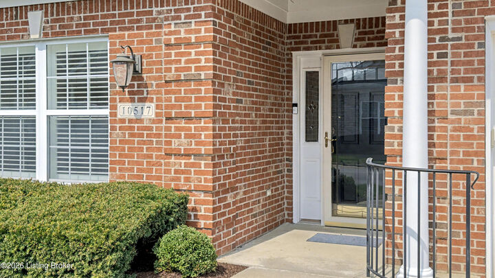 Property Photo: 10517 Sawyer Pl KY 40241