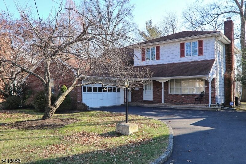 Property Photo:  240 Twin Oaks Ter  NJ 07090 