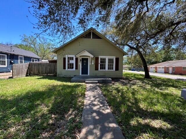 Property Photo: 400 N Stevenson Street TX 77434
