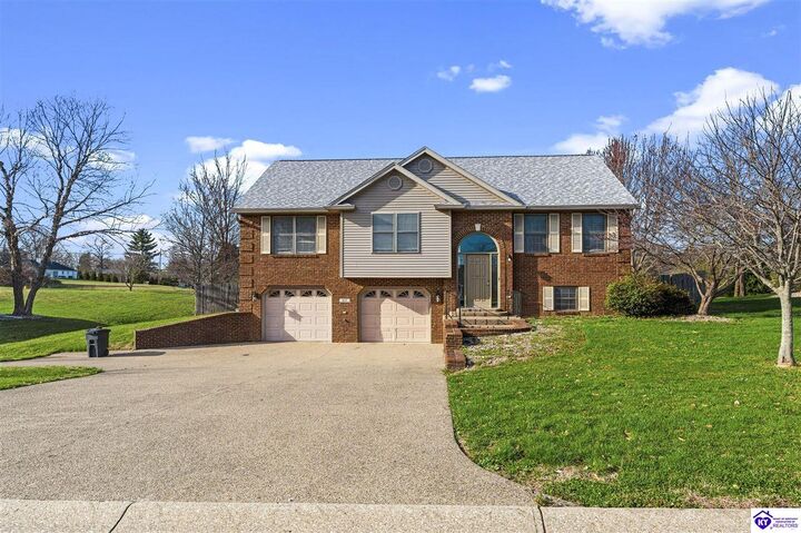 Property Photo:  611 Hickory Lane  KY 42701 