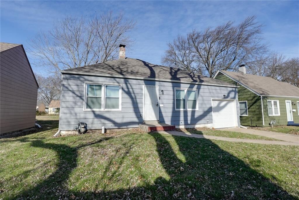 Property Photo:  7202 Lydia Avenue  MO 64131 