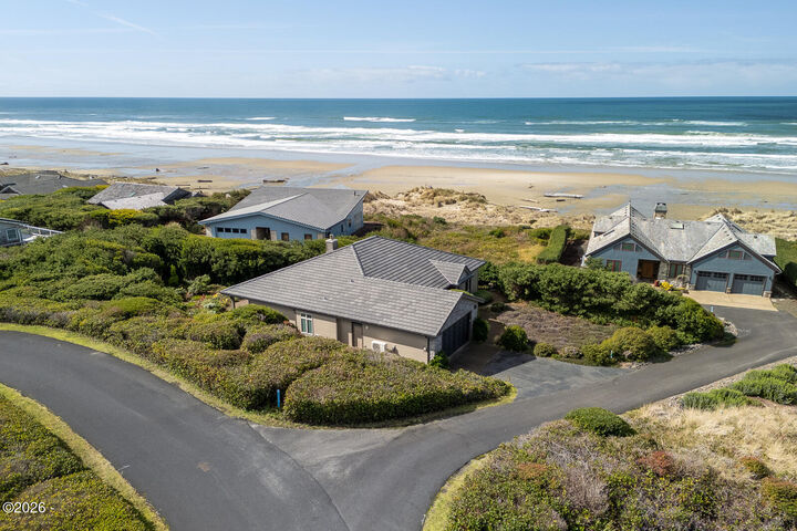 Property Photo:  4271 NW Hidden Lake Loop  OR 97394 