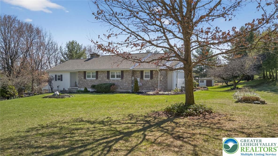 Property Photo:  3686 Hickory Hill Road  PA 18015 