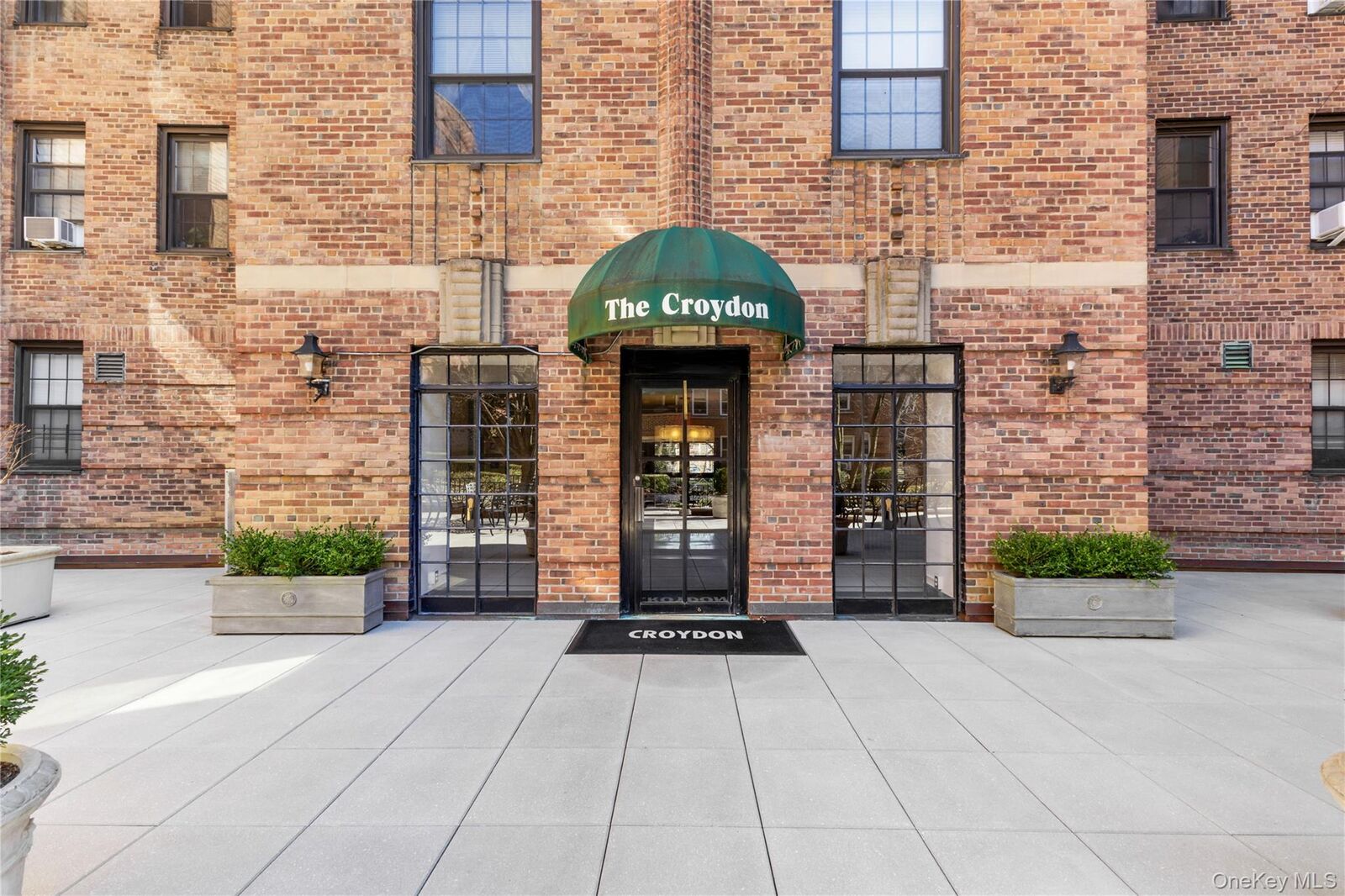 Property Photo: 35 Parkview Avenue 1D NY 10708